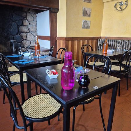 Logis Hotel Restaurant L'Oustal Naves  Kültér fotó
