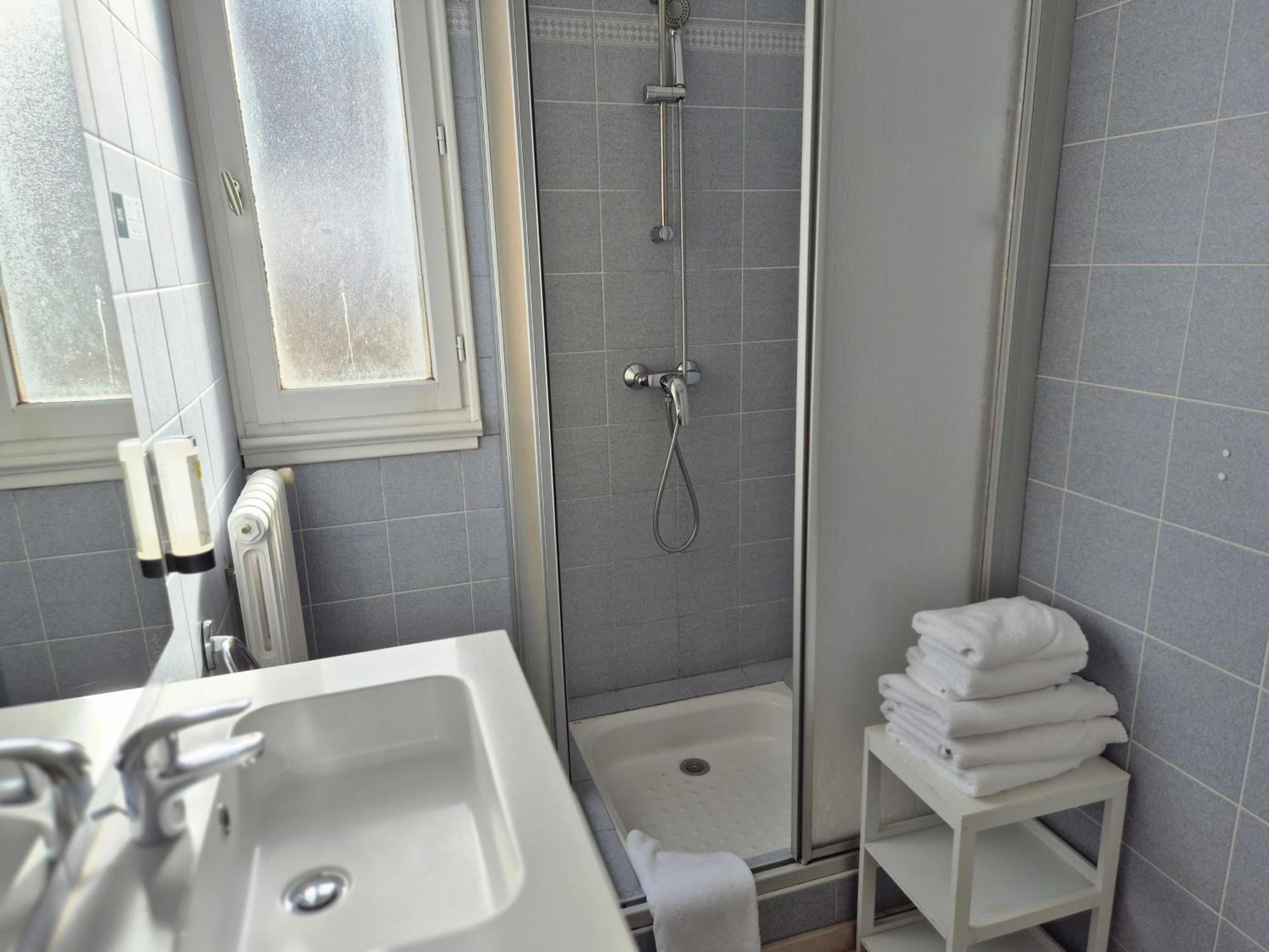 Logis Hotel Restaurant L'Oustal Naves  Kültér fotó