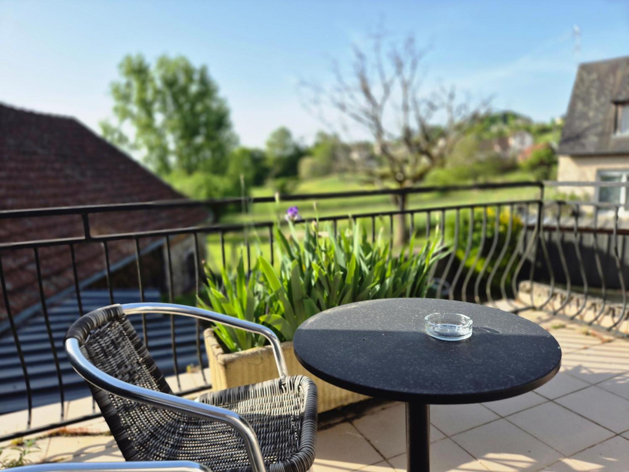 Logis Hotel Restaurant L'Oustal Naves  Kültér fotó