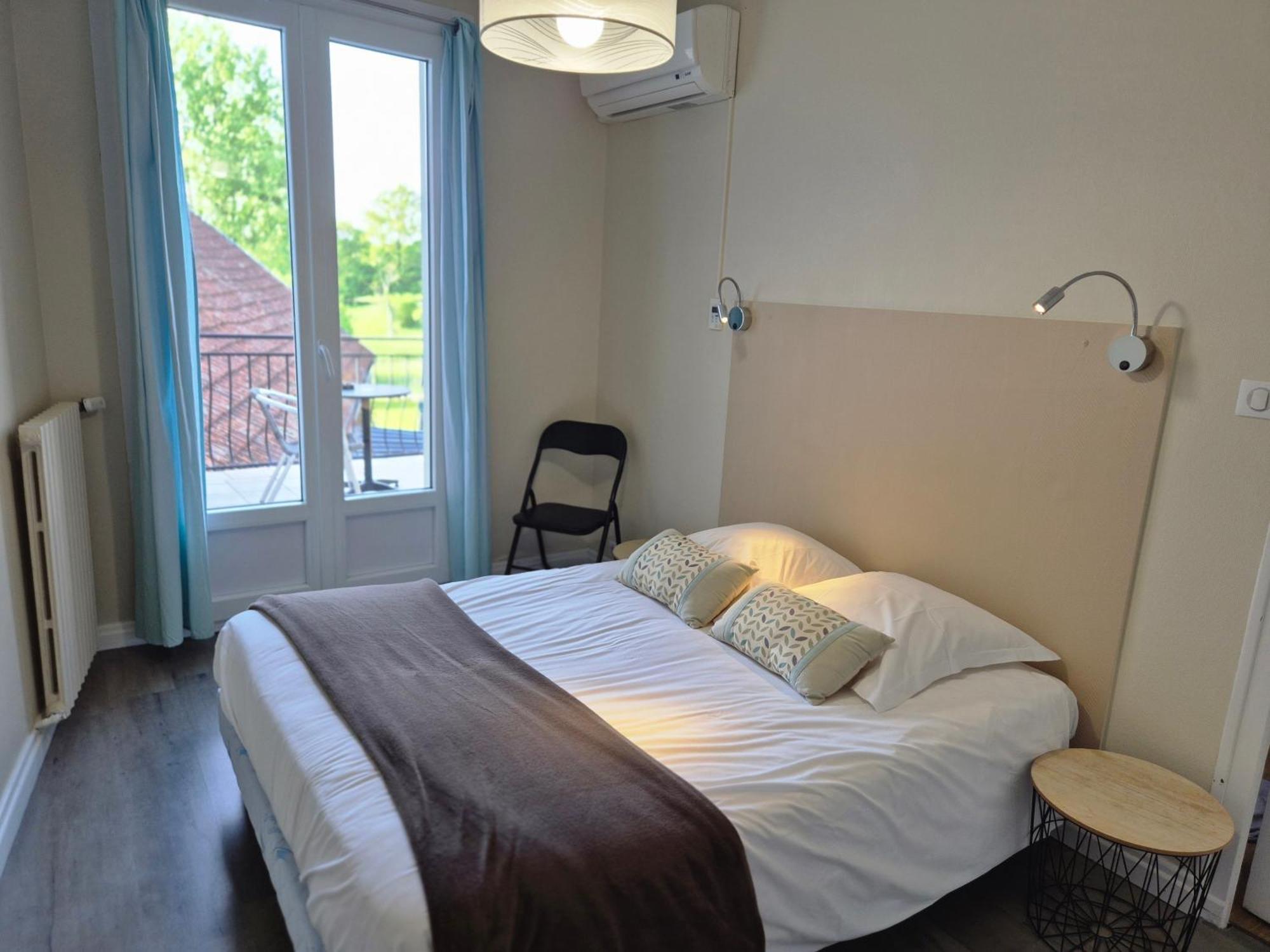 Logis Hotel Restaurant L'Oustal Naves  Kültér fotó
