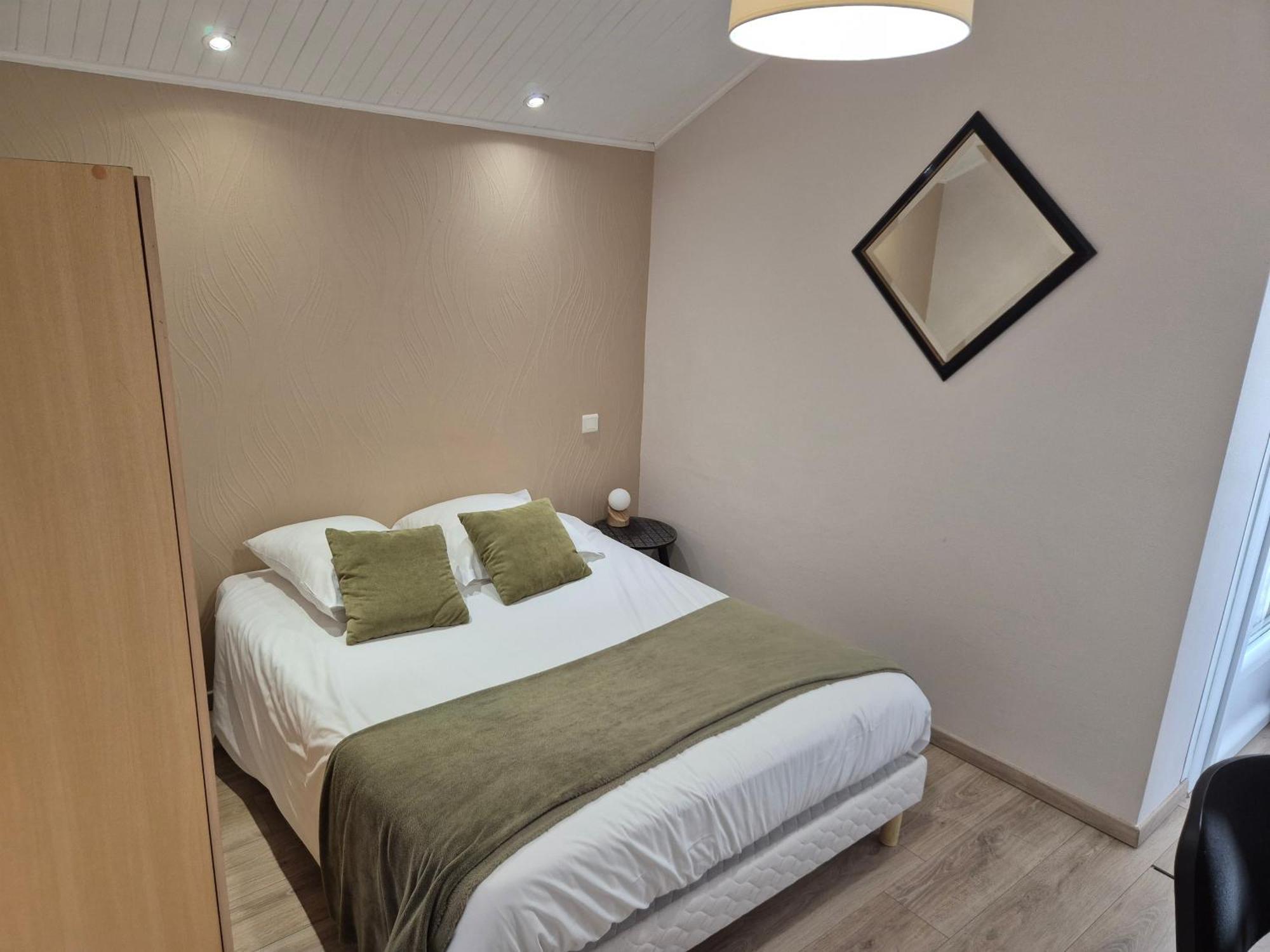 Logis Hotel Restaurant L'Oustal Naves  Kültér fotó